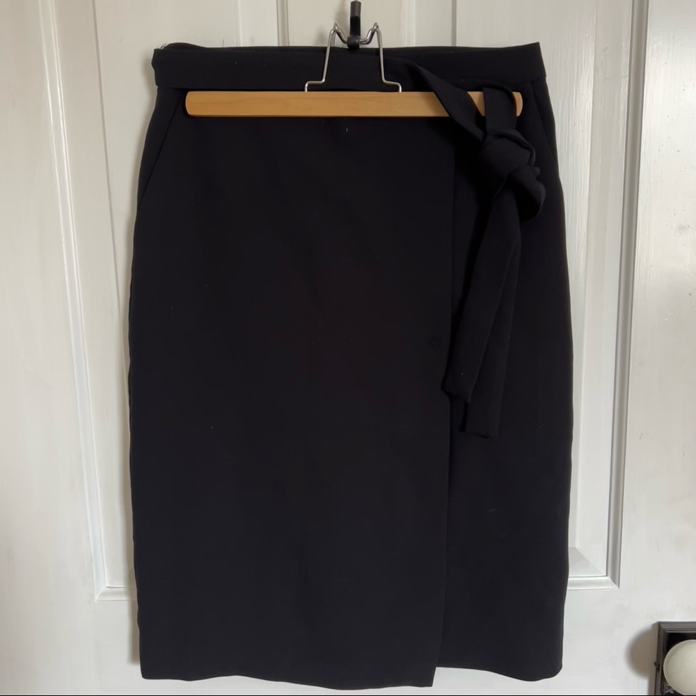 Aritzia Wilfred black silk crepe wrap skirt, SZ Small